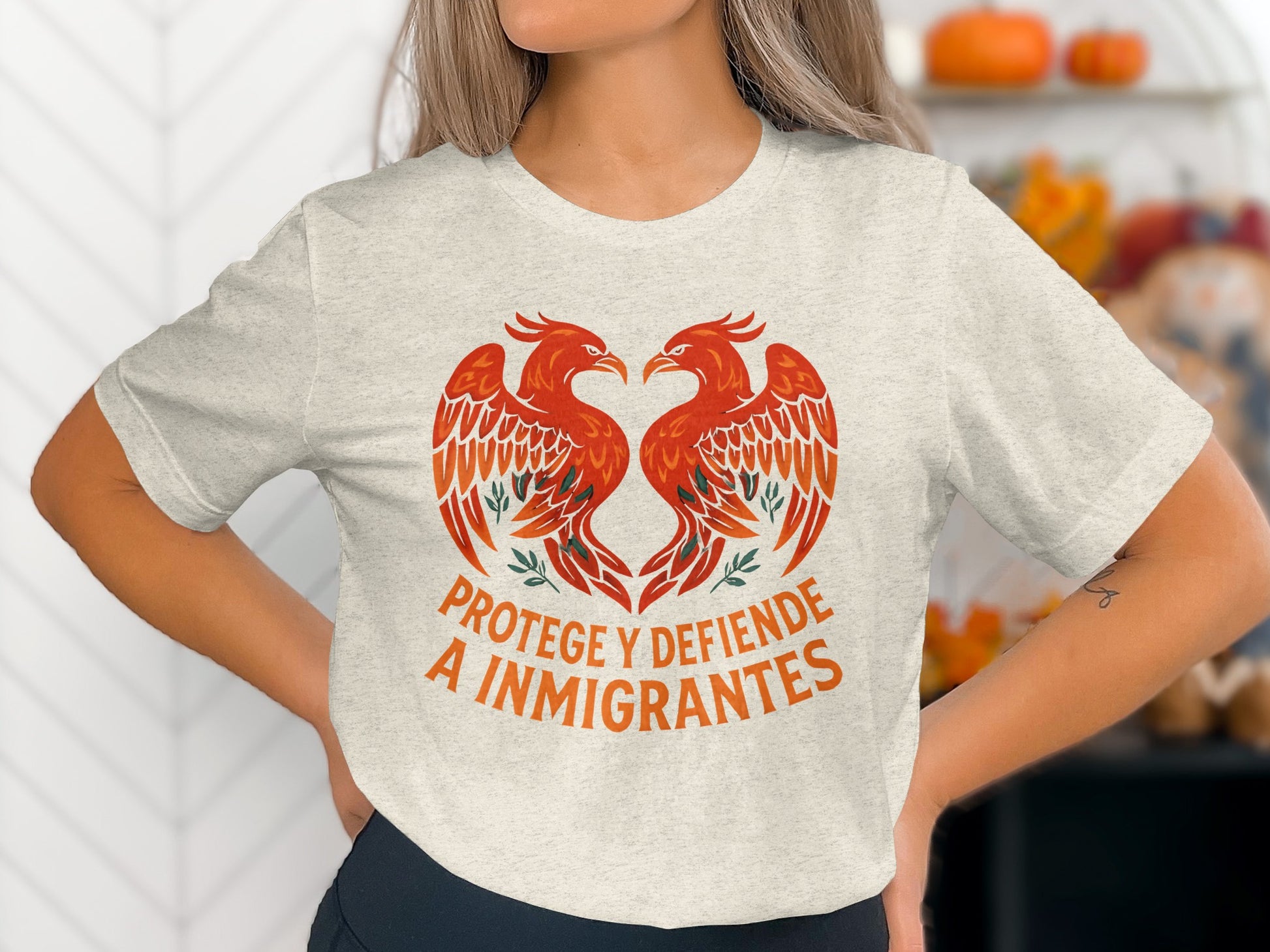 Protege y Defiende A Inmigrantes T-Shirt product