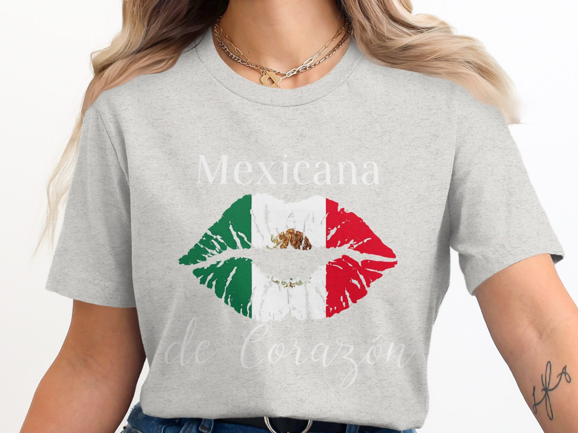 Mexicana de Corazón Graphic T-Shirt product type