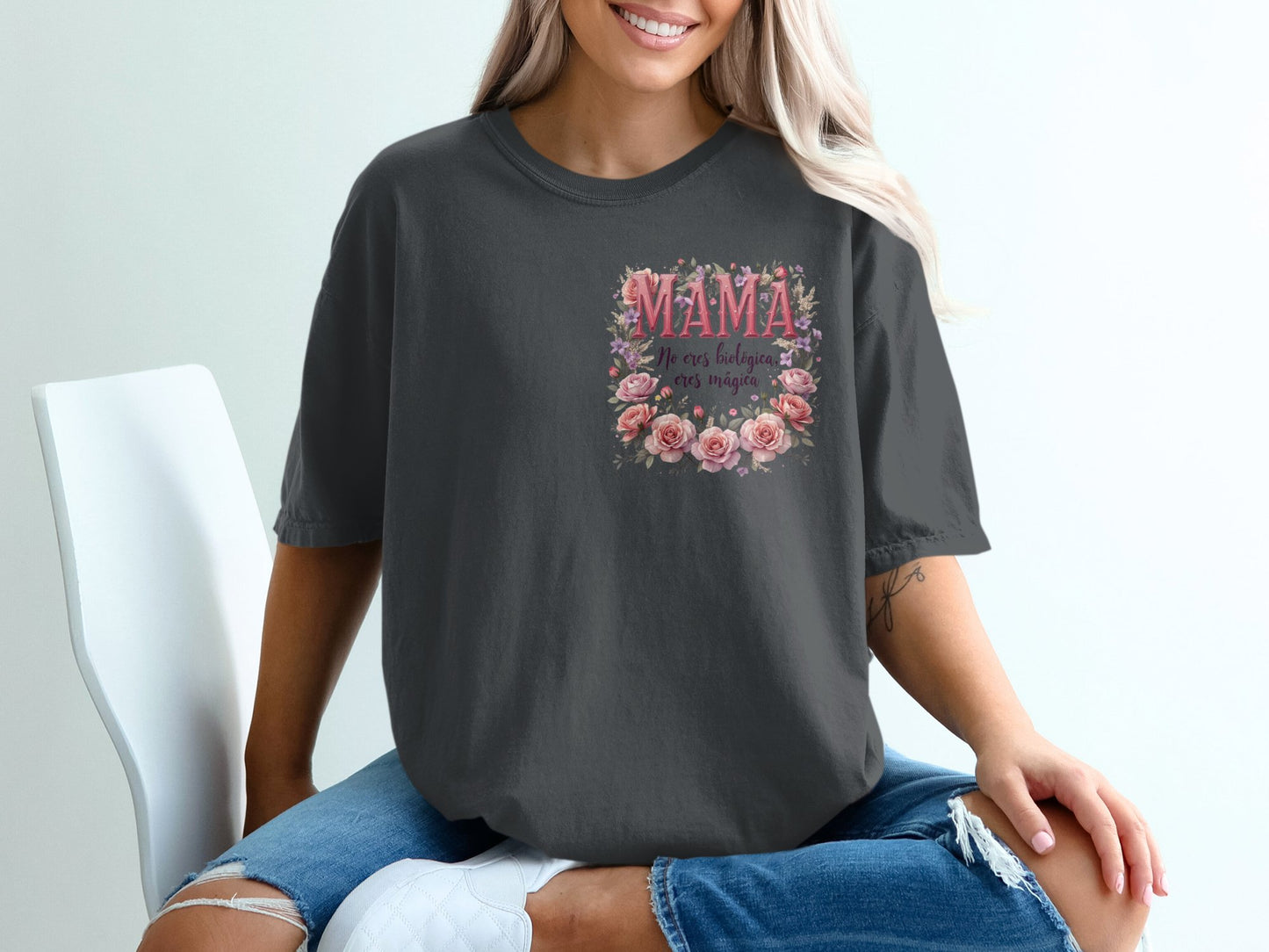 Mama Eres la Mejor Graphic T-Shirt product type