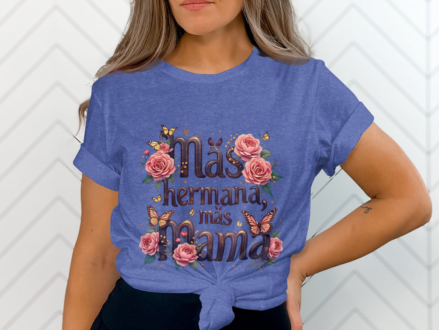 Más Hermana Más Mama Graphic T-shirt product type
