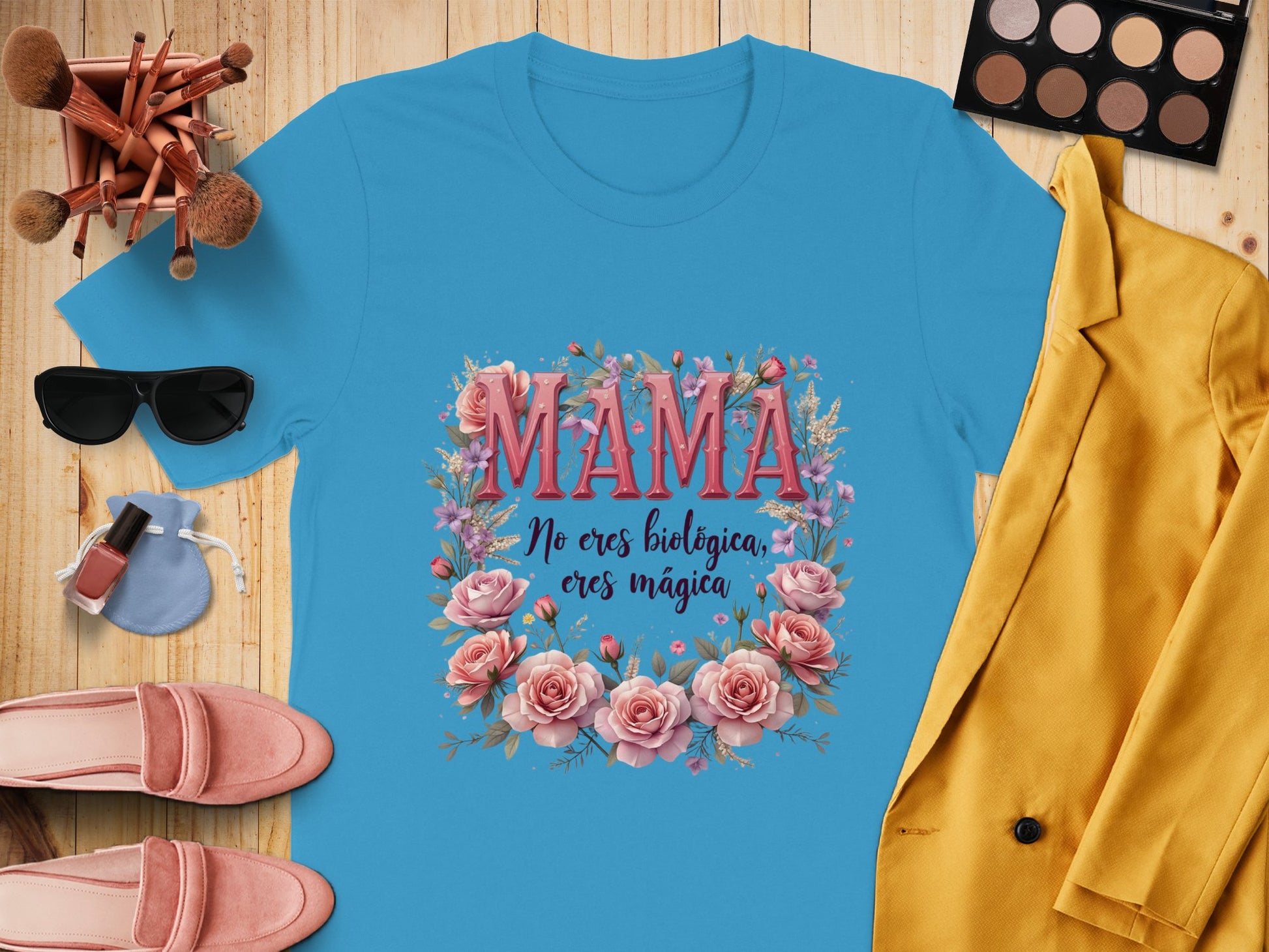 Mama Eres Biólogica Eres Mágica T-shirt product