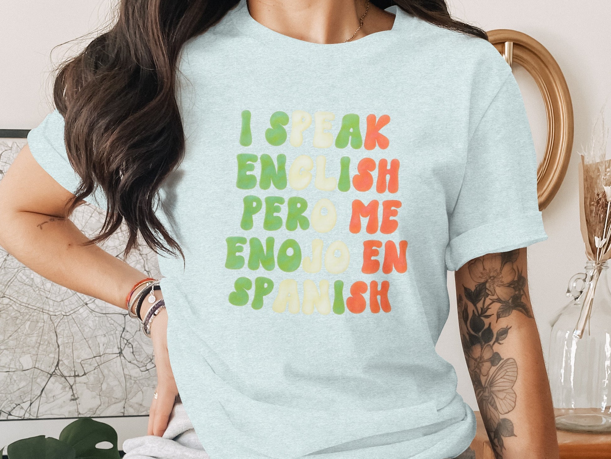 I Speak English Pero Me Enojo En Spanish Shirt product