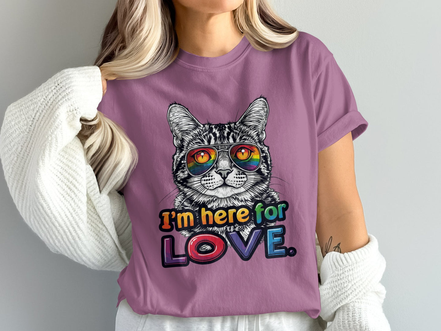 I'm Here For Love Cat Graphic T-Shirt product type