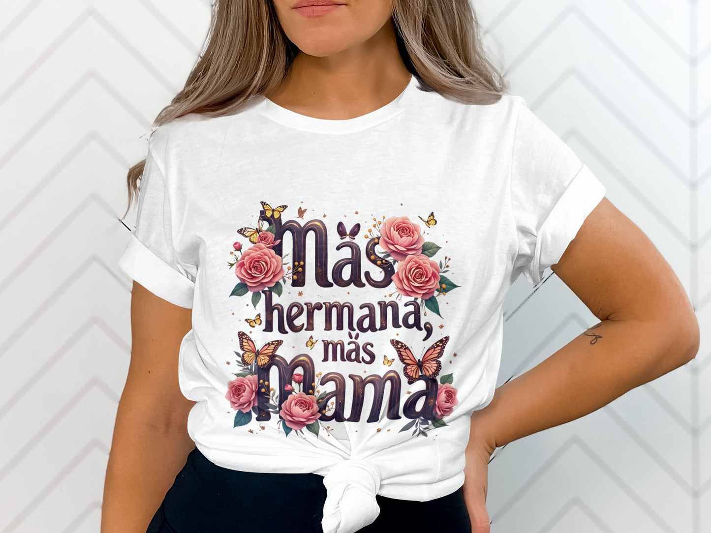 Más Hermana Más Mamá Graphic T-Shirt Product