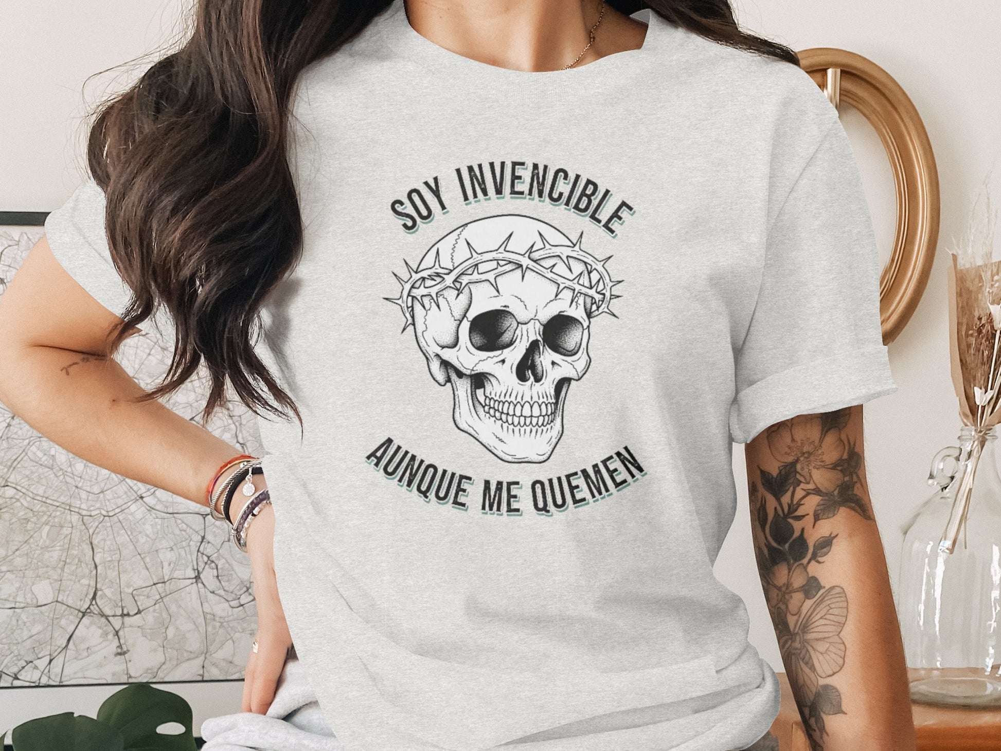 Soy Invencible Aunque Me Quemen Skull T-shirt product type