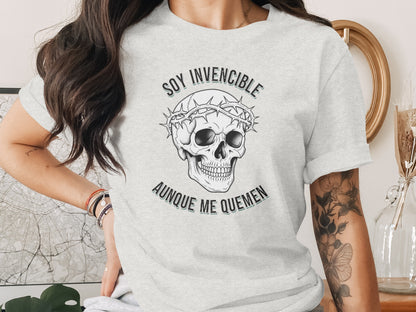 Soy Invencible Aunque Me Quemen Skull T-shirt product type