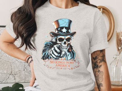 No Kings In My America Skull Graphic T-Shirt product type