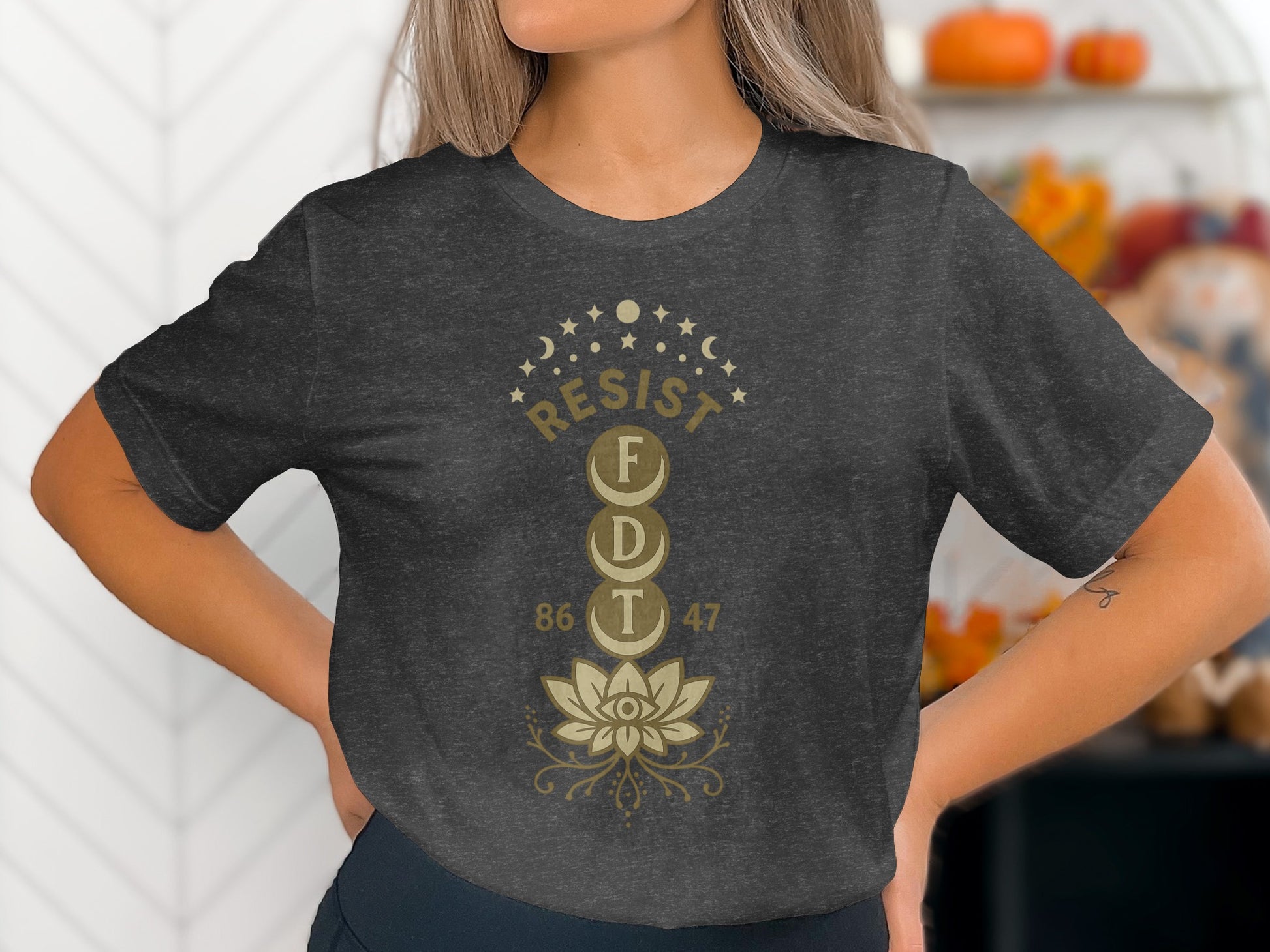 Resist FDT 86 47 Moon Lotus Star Graphic T-Shirt