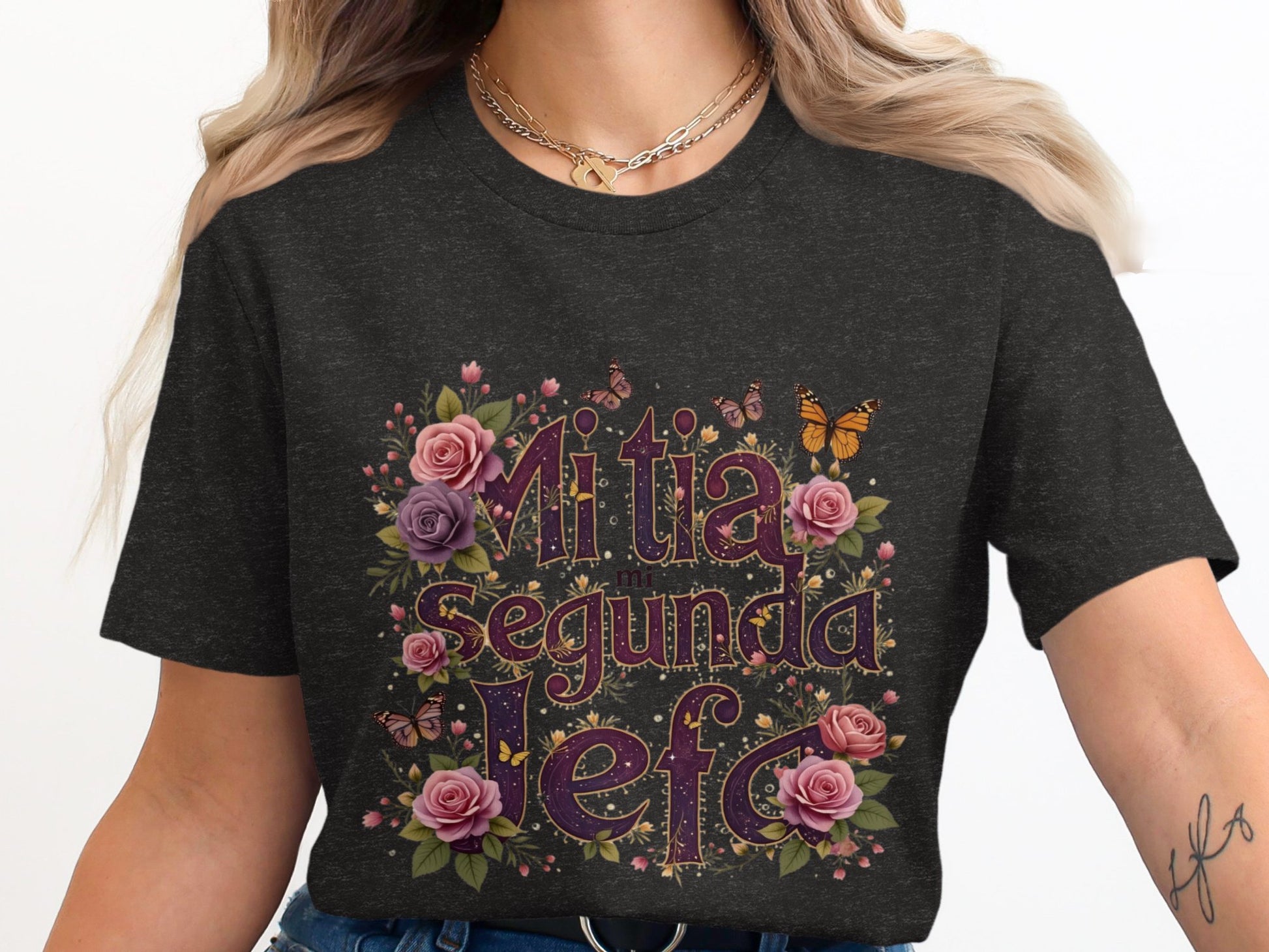 Mi Tía la Segunda Jefa Shirt Floral Design product type