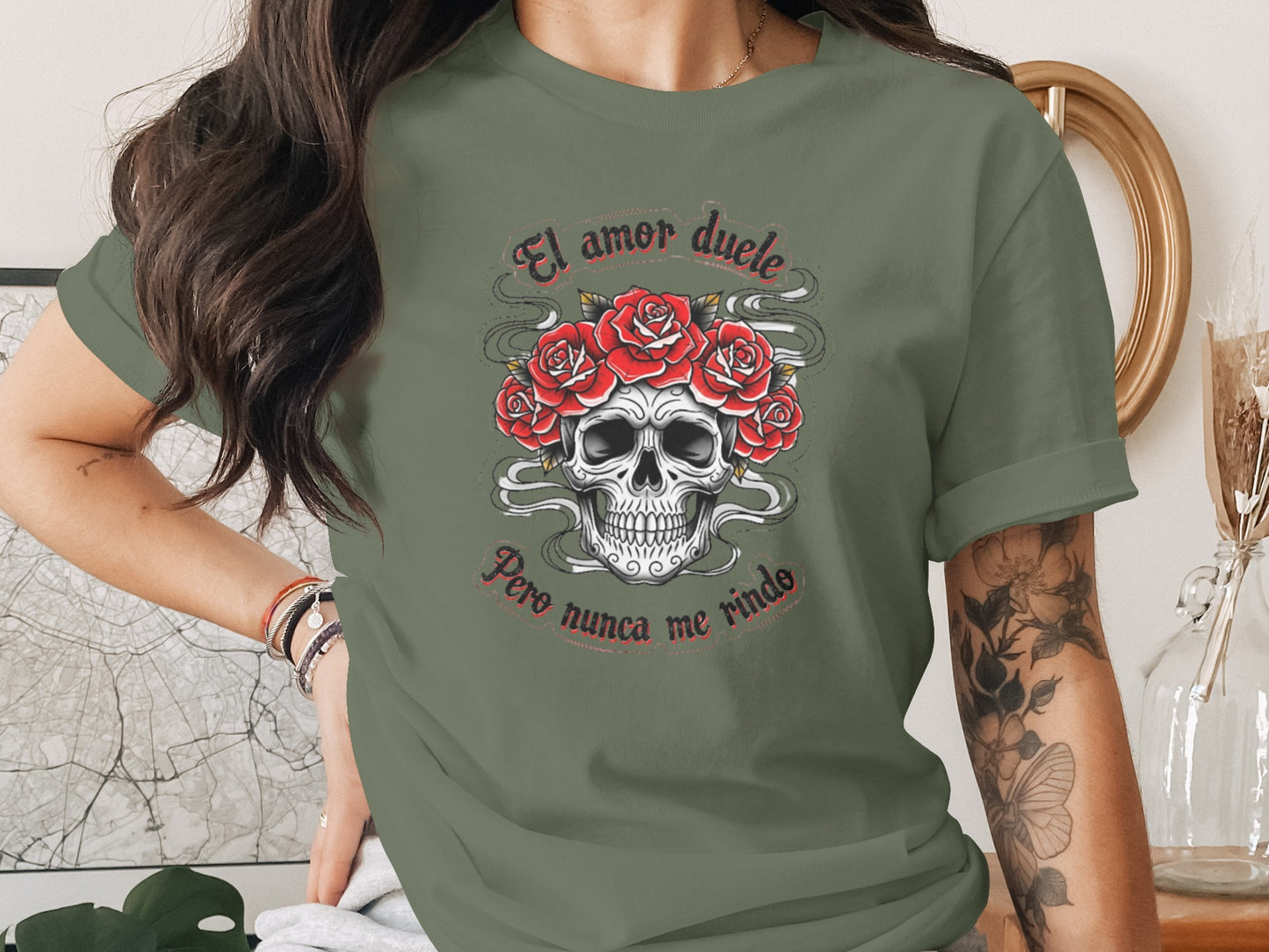El Amor Duele Pero Nunca Me Rindo graphic t-shirt product type