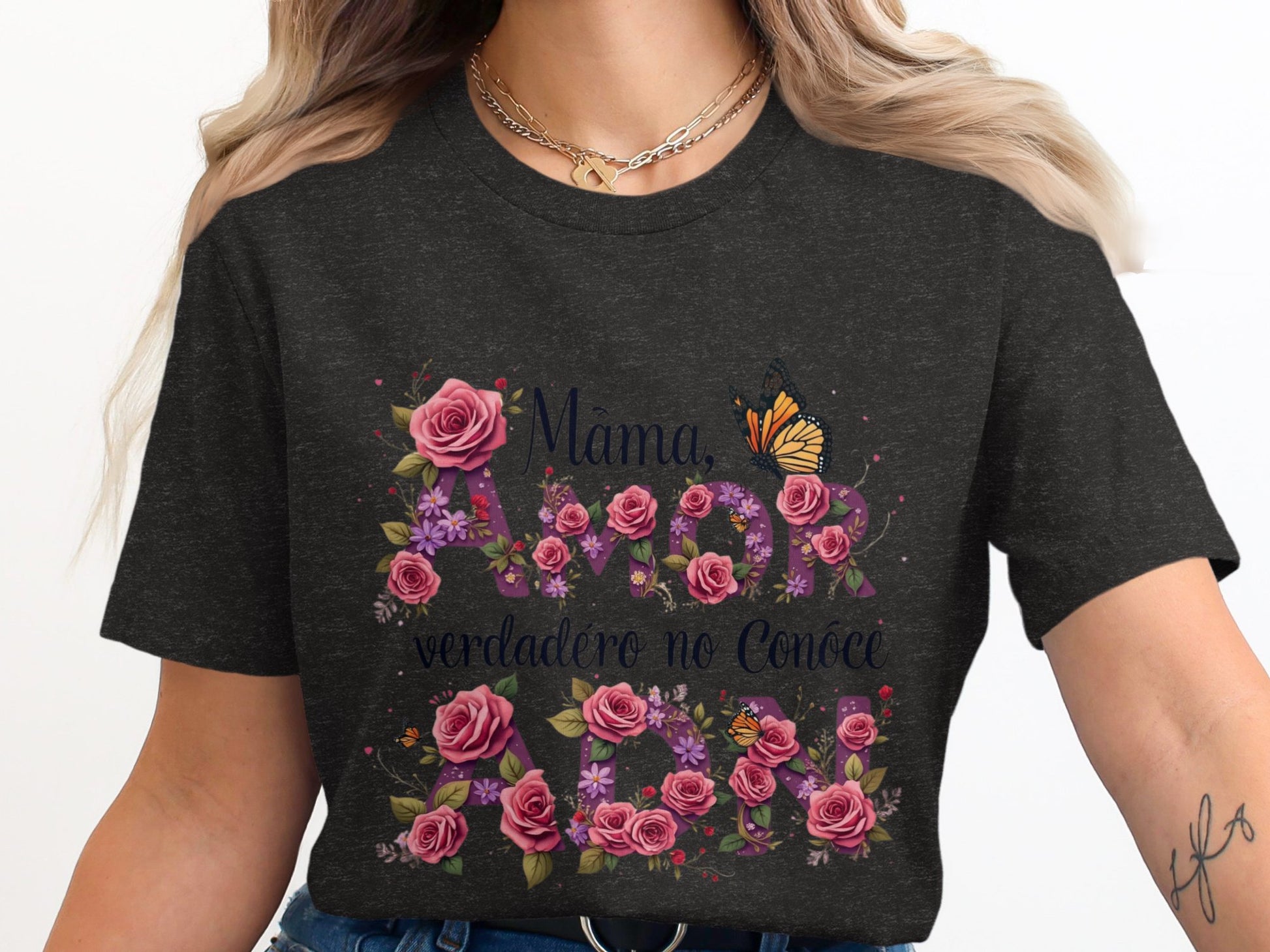 Mama Verdadero No Conoce ADN T-Shirt product type