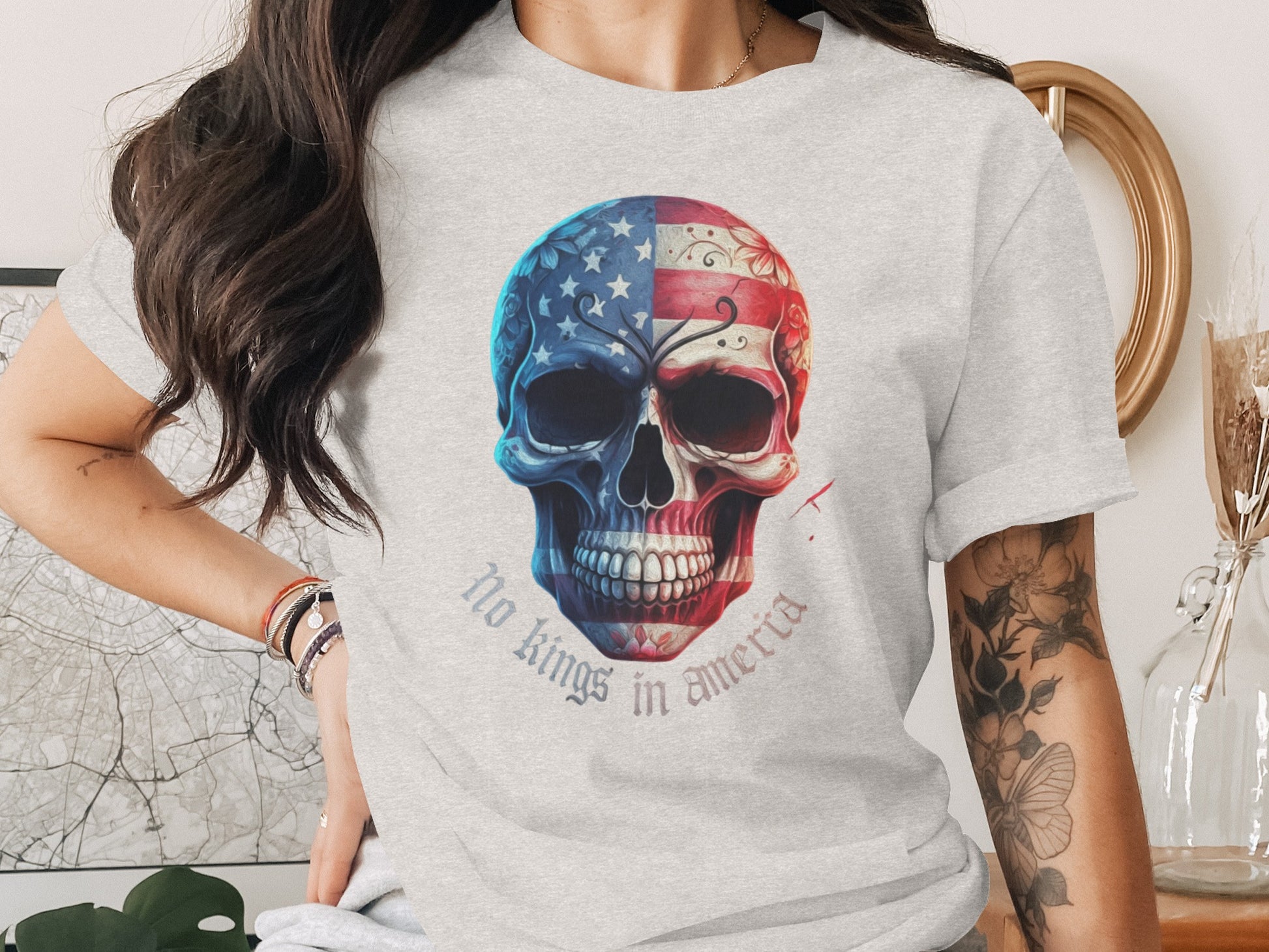 No Kings in America Skull Graphic T Shirt product type