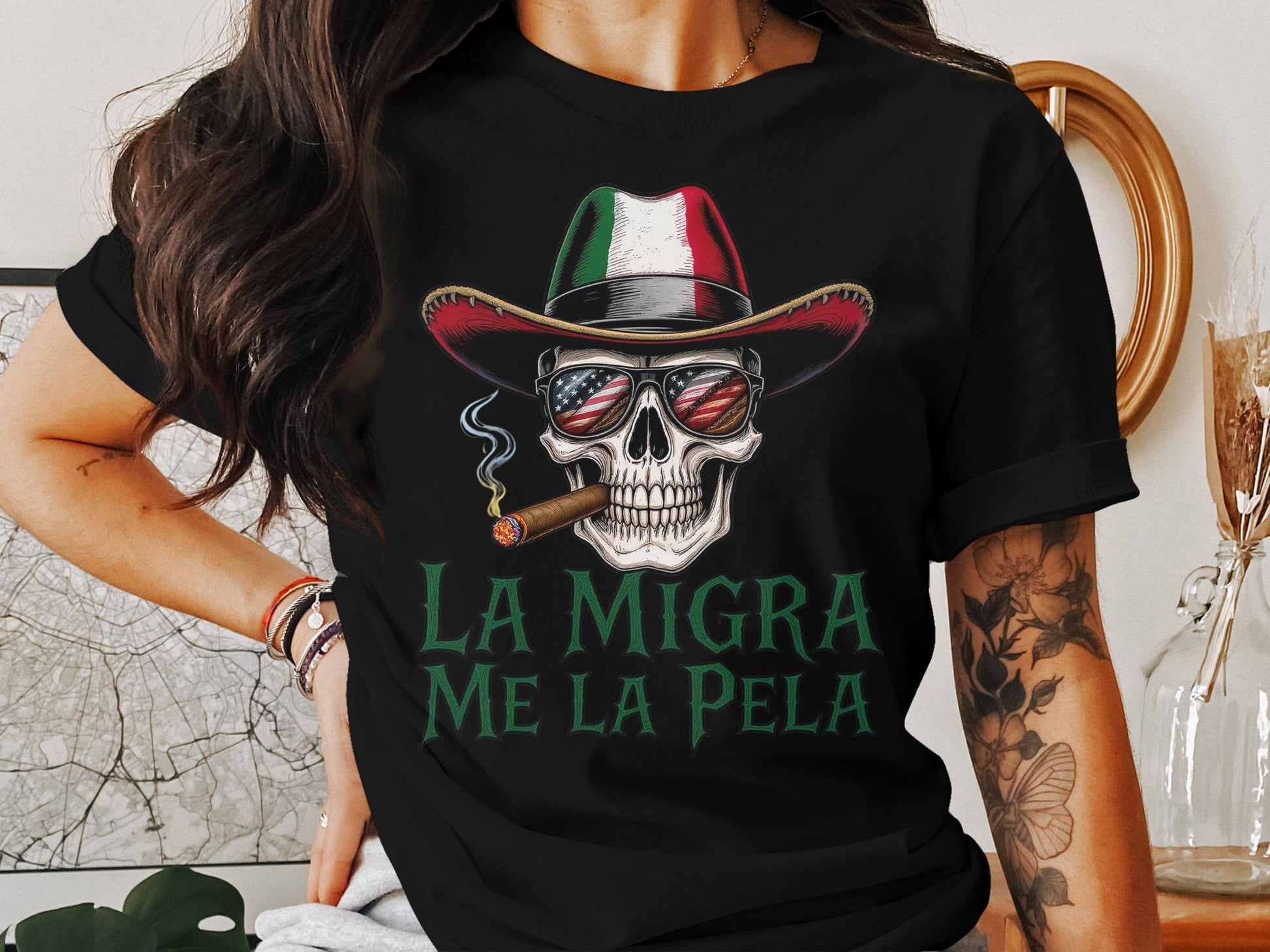 La Migra Me La Pela Skull Design T-Shirt product