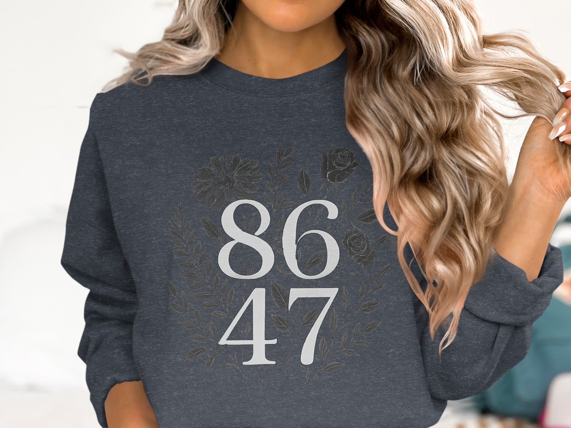 Stylish Graphic Sweatshirt with Elegant Floral Product