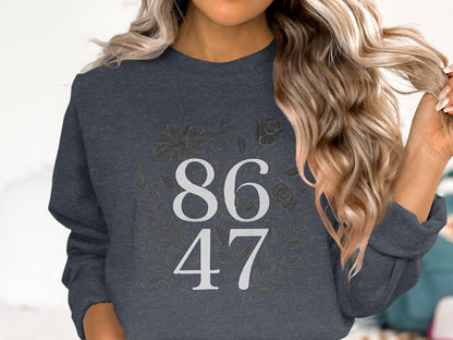 Stylish Graphic Sweatshirt with Elegant Floral Product