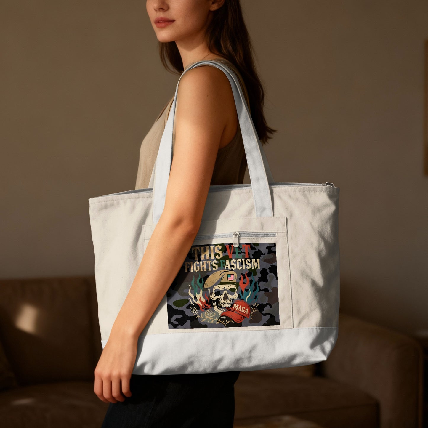 Tote bag with a skull wearing a bandana and military camouflage.