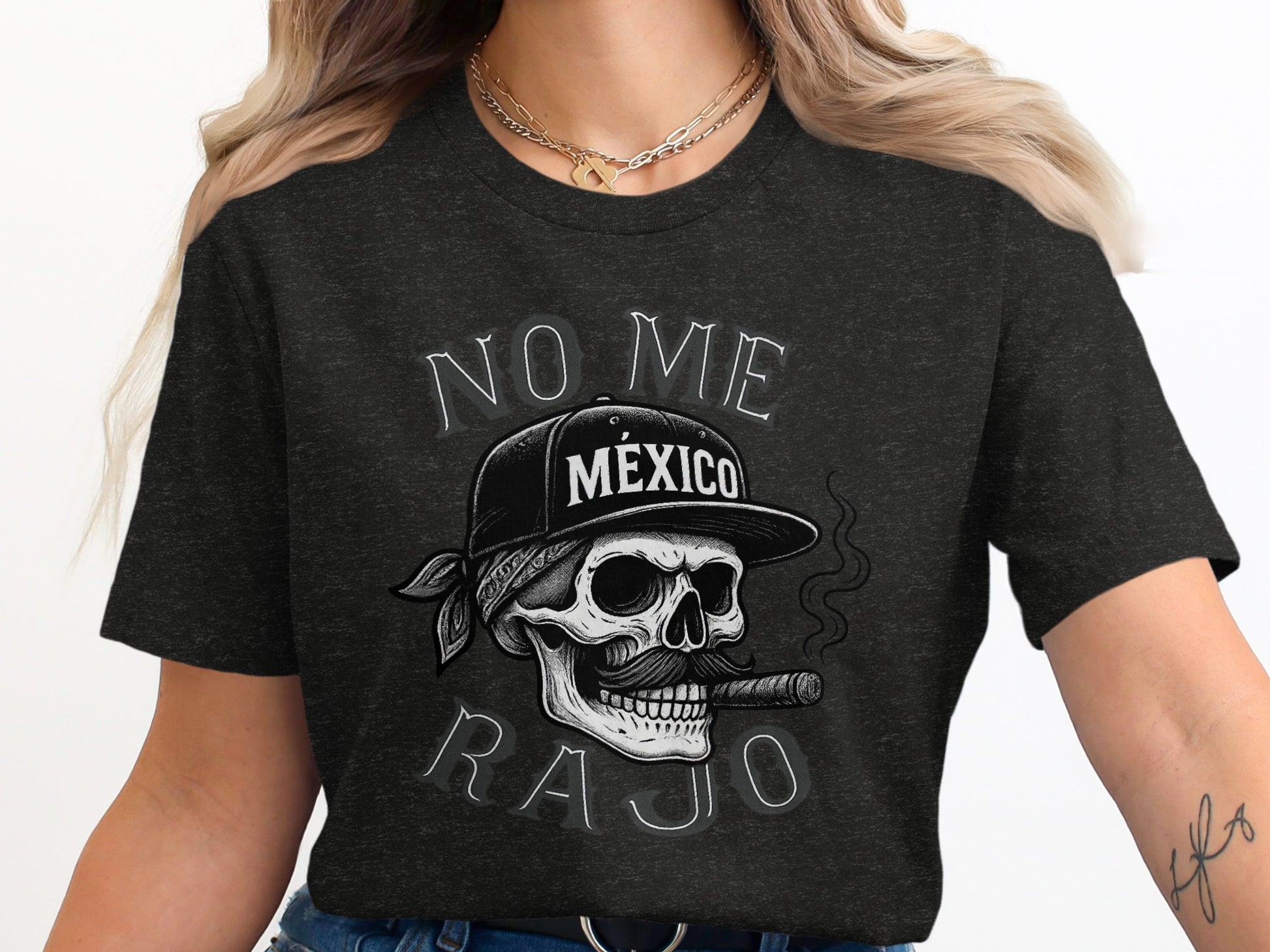 No Me Rajo Skull Smoking Cigar Shirt product type