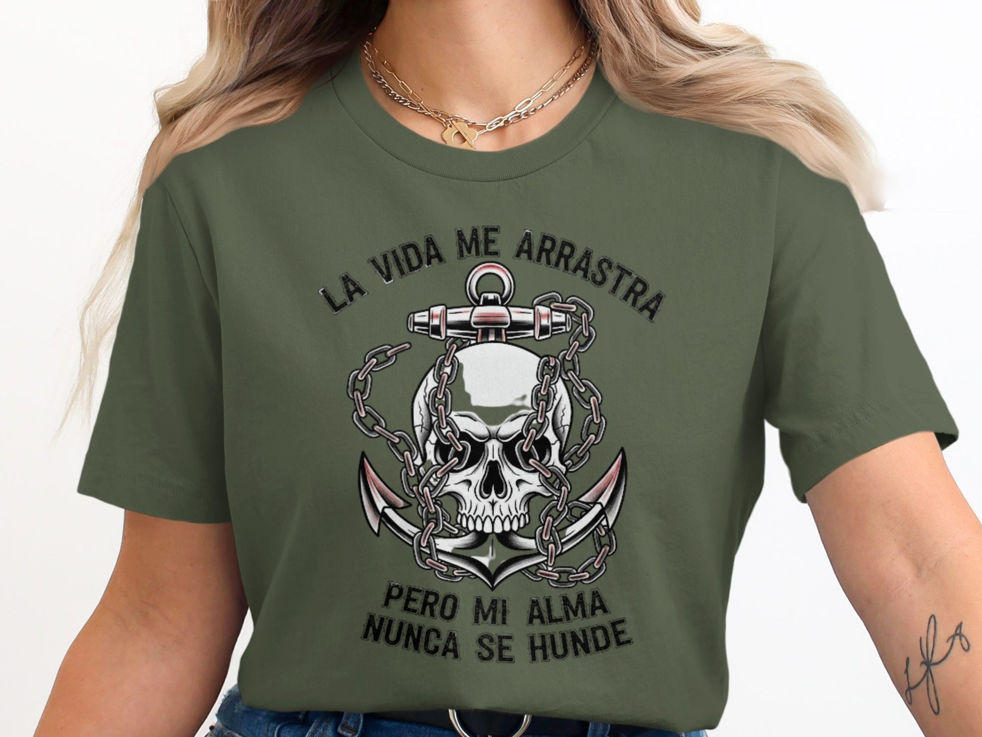 La Vida Me Arrastra Nunca Se Hunde T-shirt product type