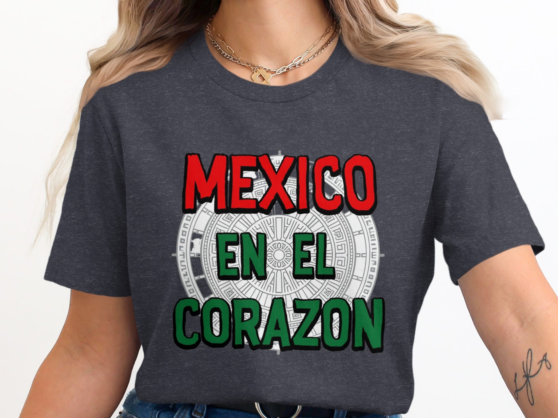Mexico En El Corazon Graphic T-Shirt product