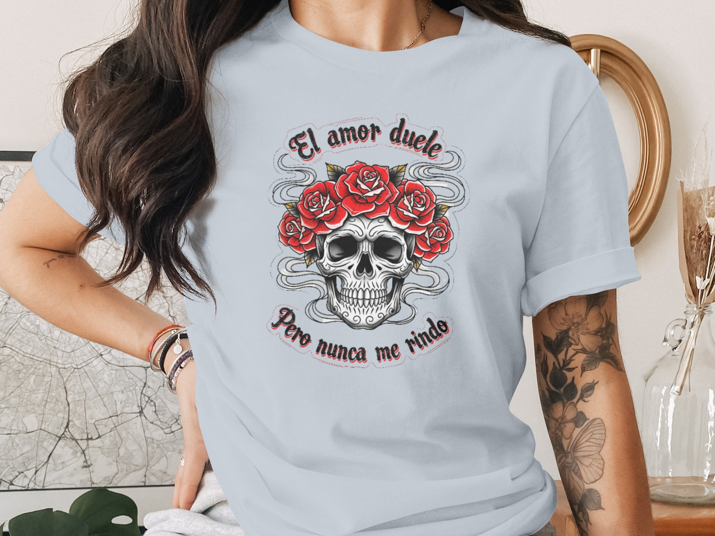 El amor duele pero nunca me rindo shirt product type