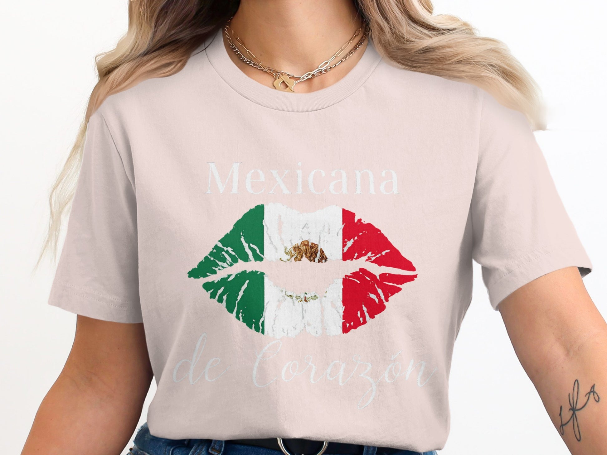 Mexicana de Corazón Lip Print Women's T-Shirt product