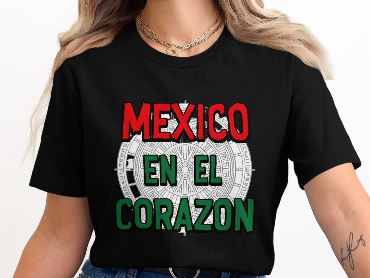 Mexico En El Corazon Graphic T-Shirt product