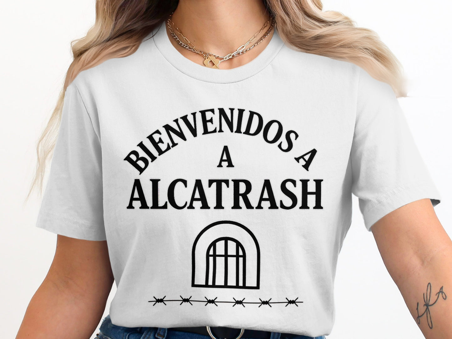 'Bienvenidos a Alcatrash Graphic T-Shirt product type'