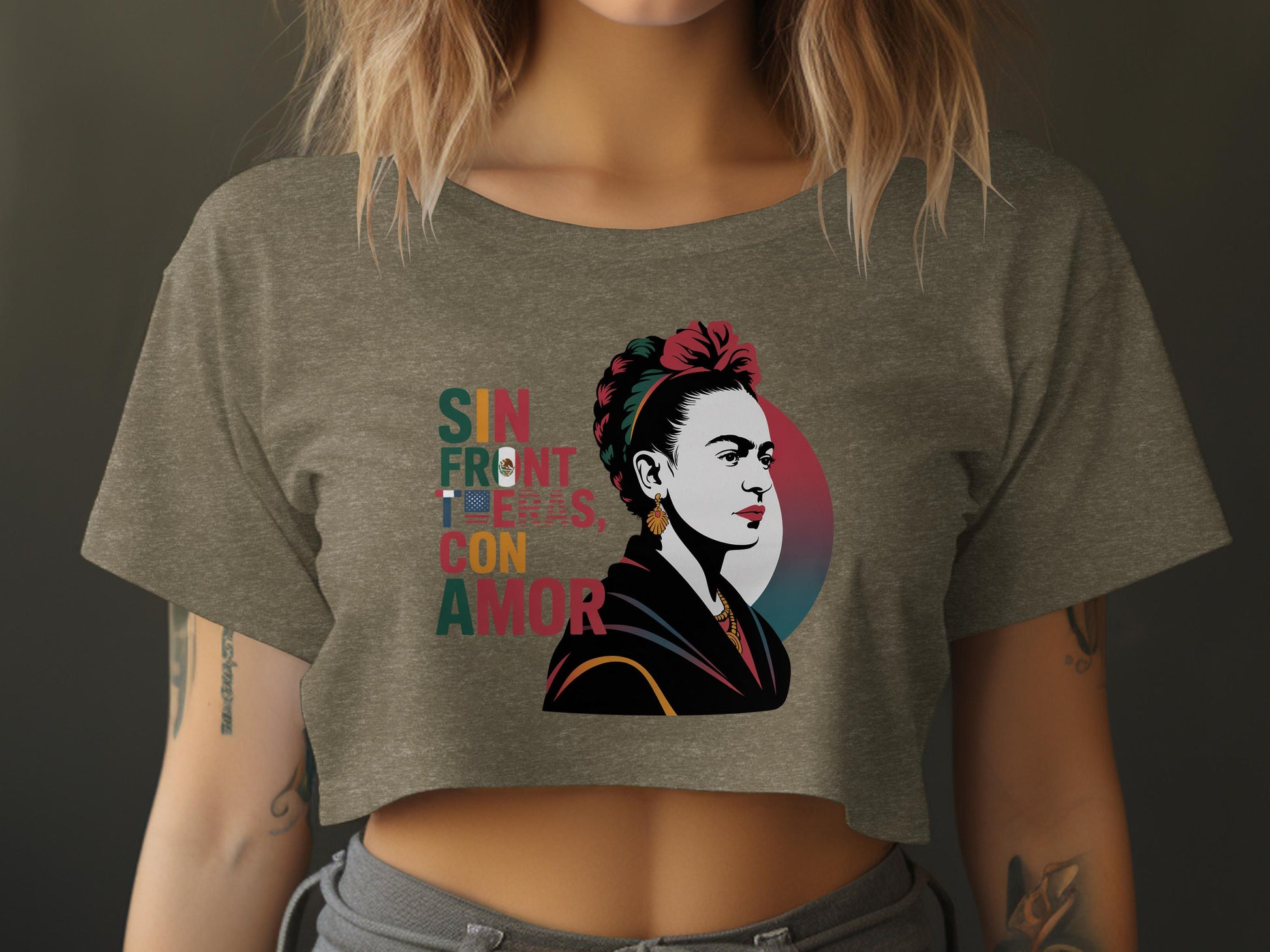 Unique Sin Front a Amor Graphic Crop Top product