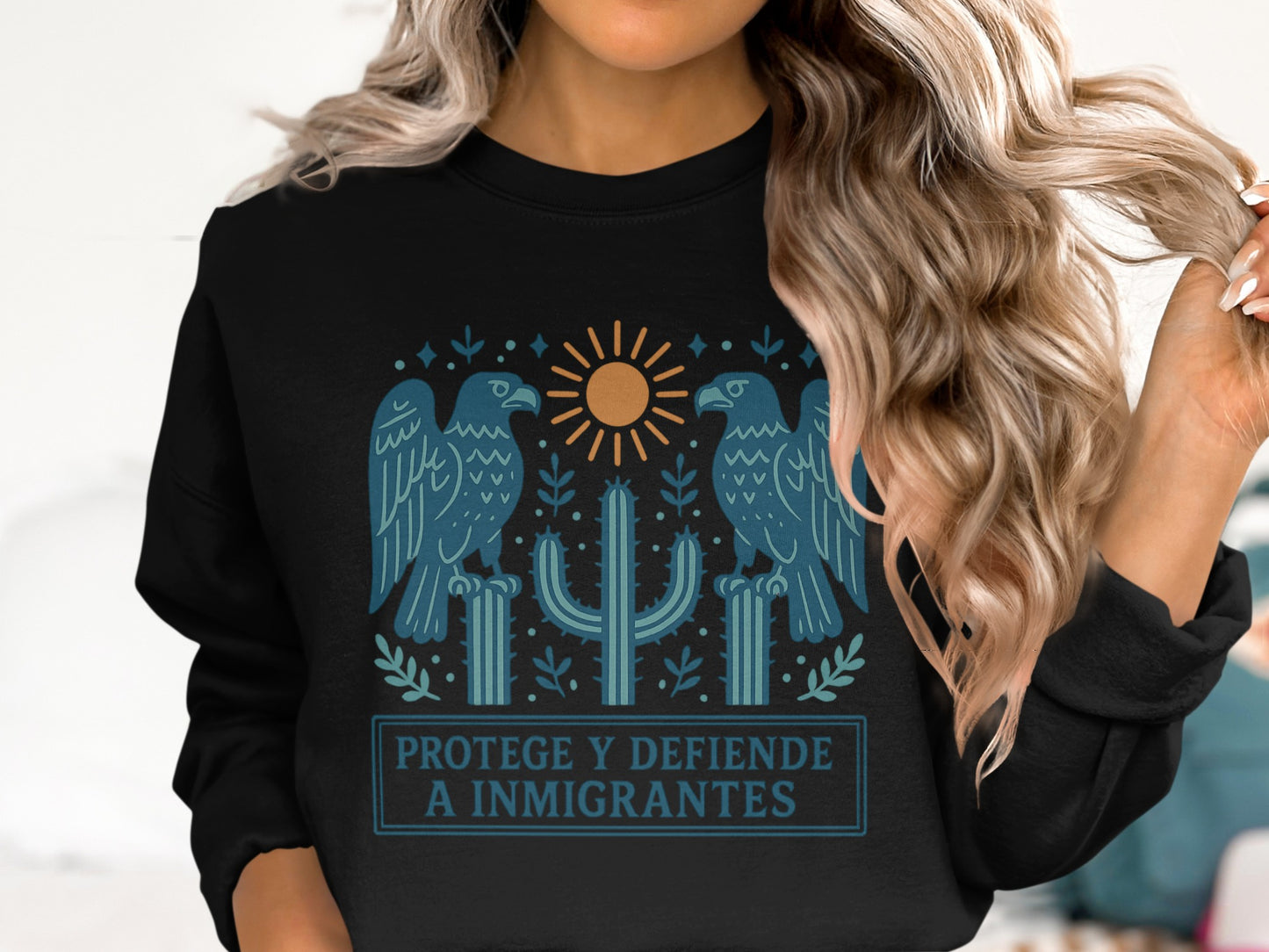 Protege Y Defiende A Inmigrantes Sweatshirt product type