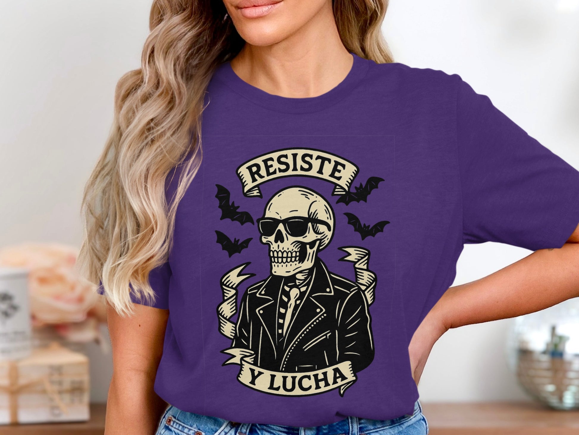 Resiste y Lucha Skull Graphic Unisex T-shirt Product