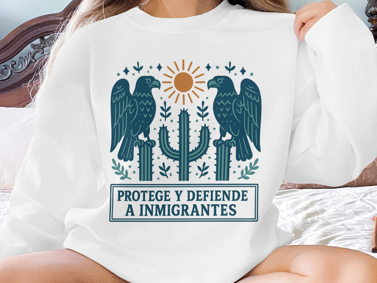 Protege Y Defiende A Inmigrantes Sweatshirt product