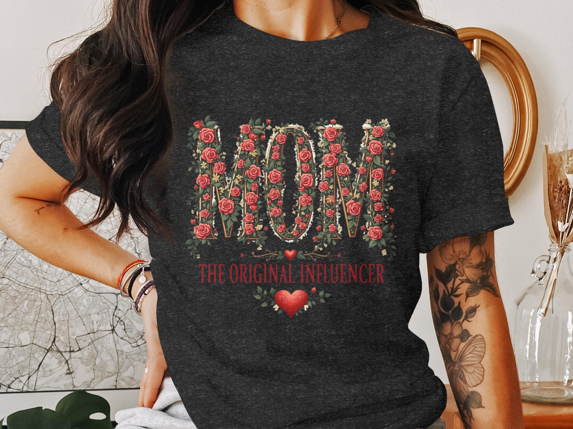 MOM The Original Influencer Graphic T-Shirt Product