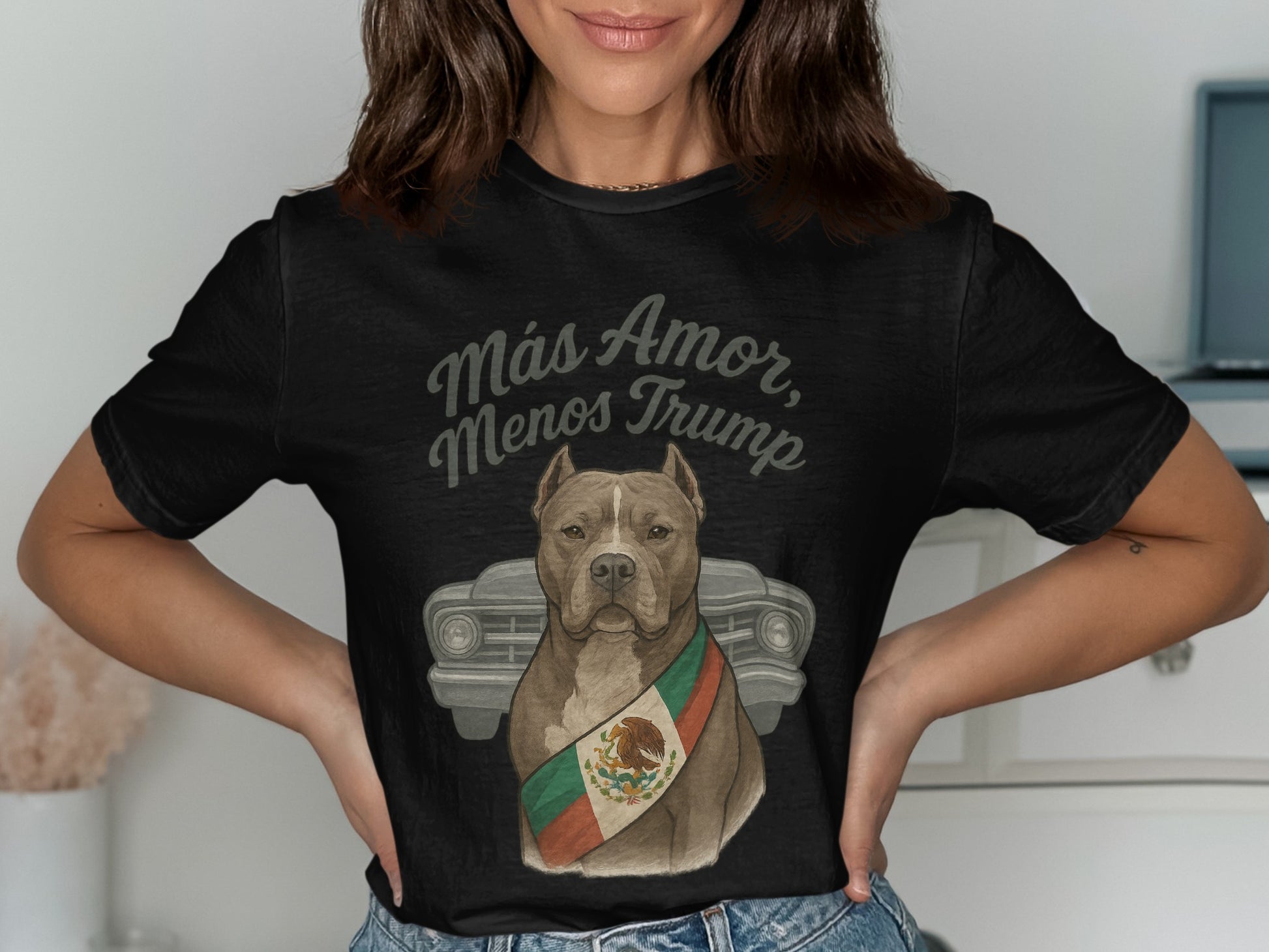 Más Amor Menos Trump Graphic T-shirt product
