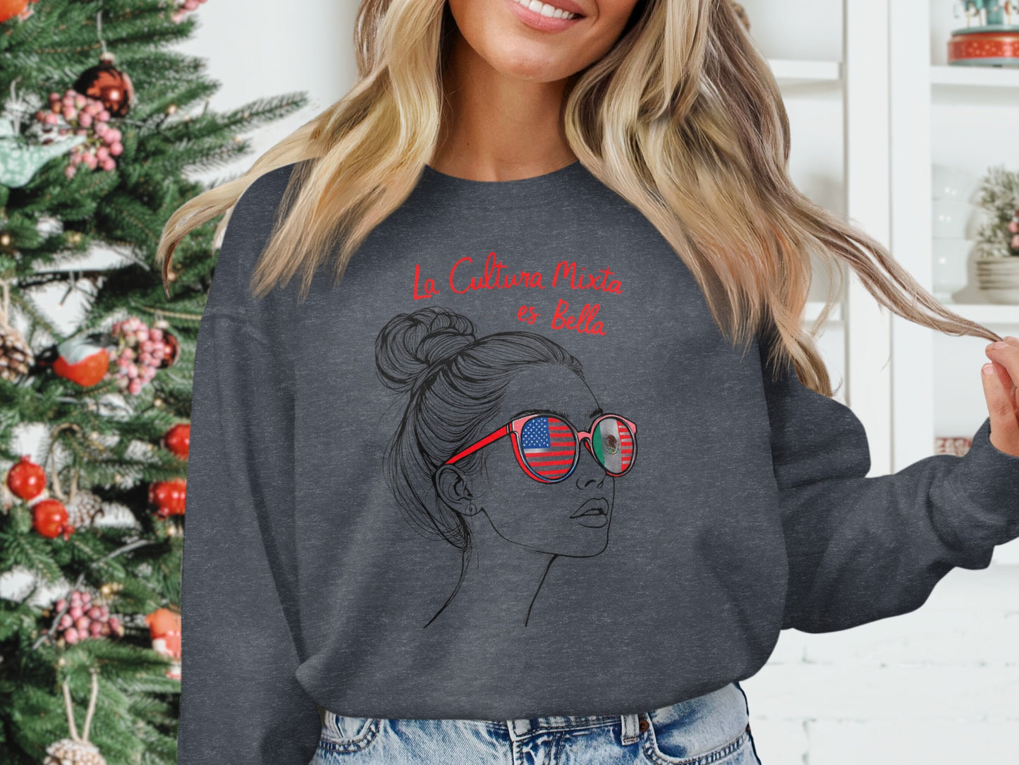 La Cultura Mixta es Bella Graphic Sweatshirt product