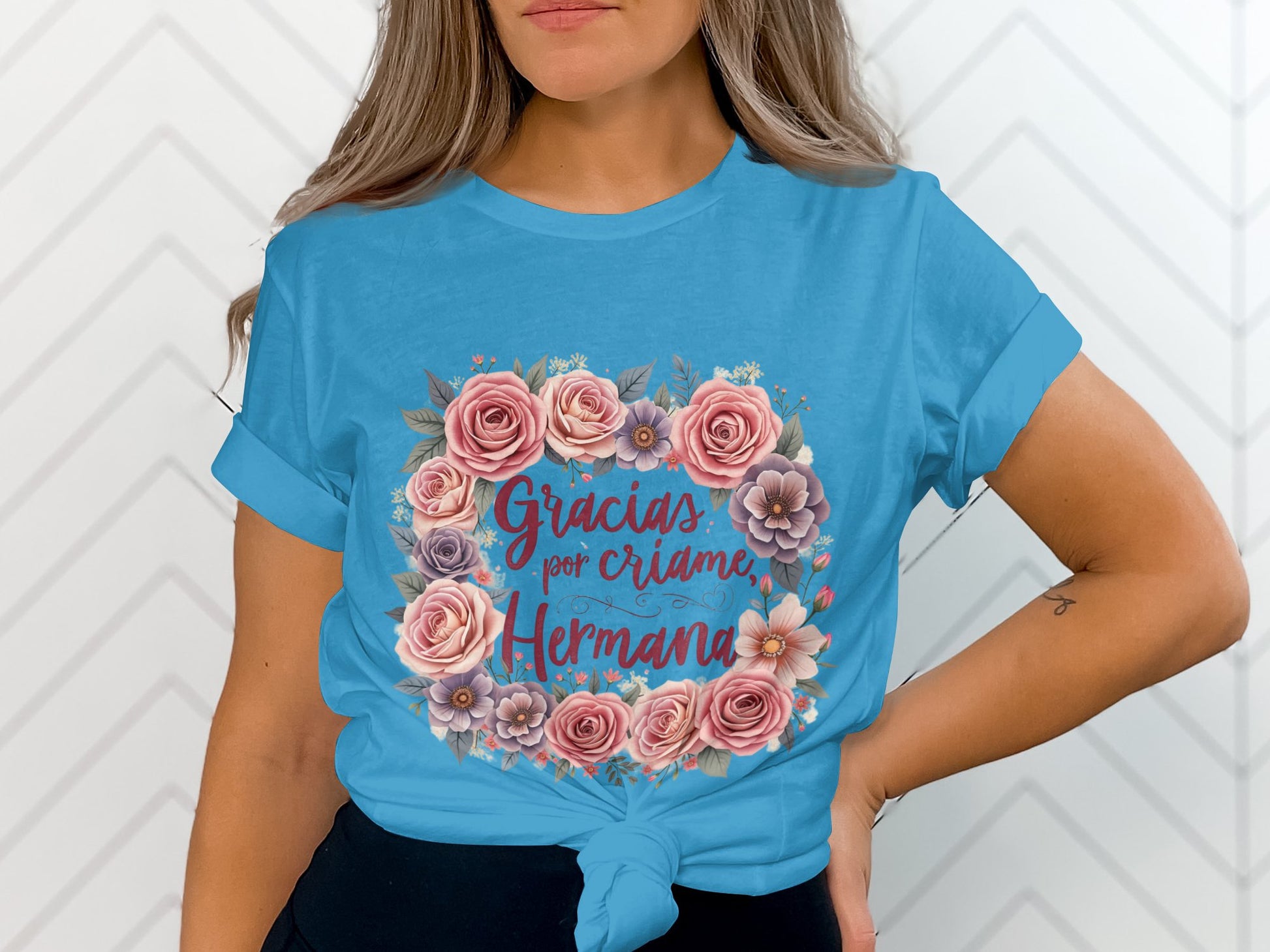 Gracias por Cuidarme Hermana Floral T-Shirt product type