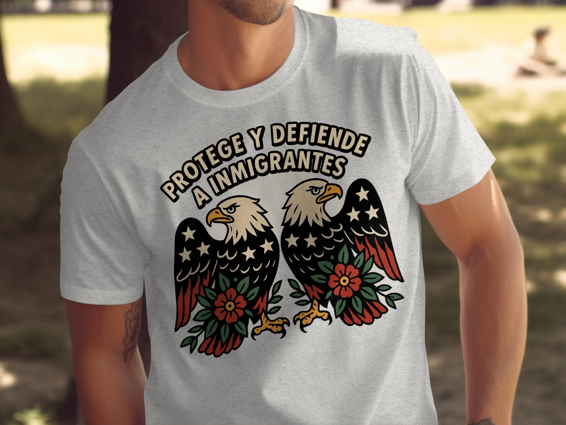 Protege y Defiende a Inmigrantes Graphic T-shirt product