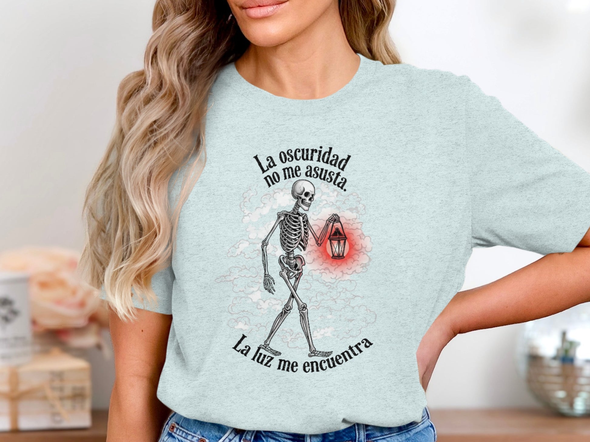 La Oscuridad No Me Asusta Skeleton Graphic product type