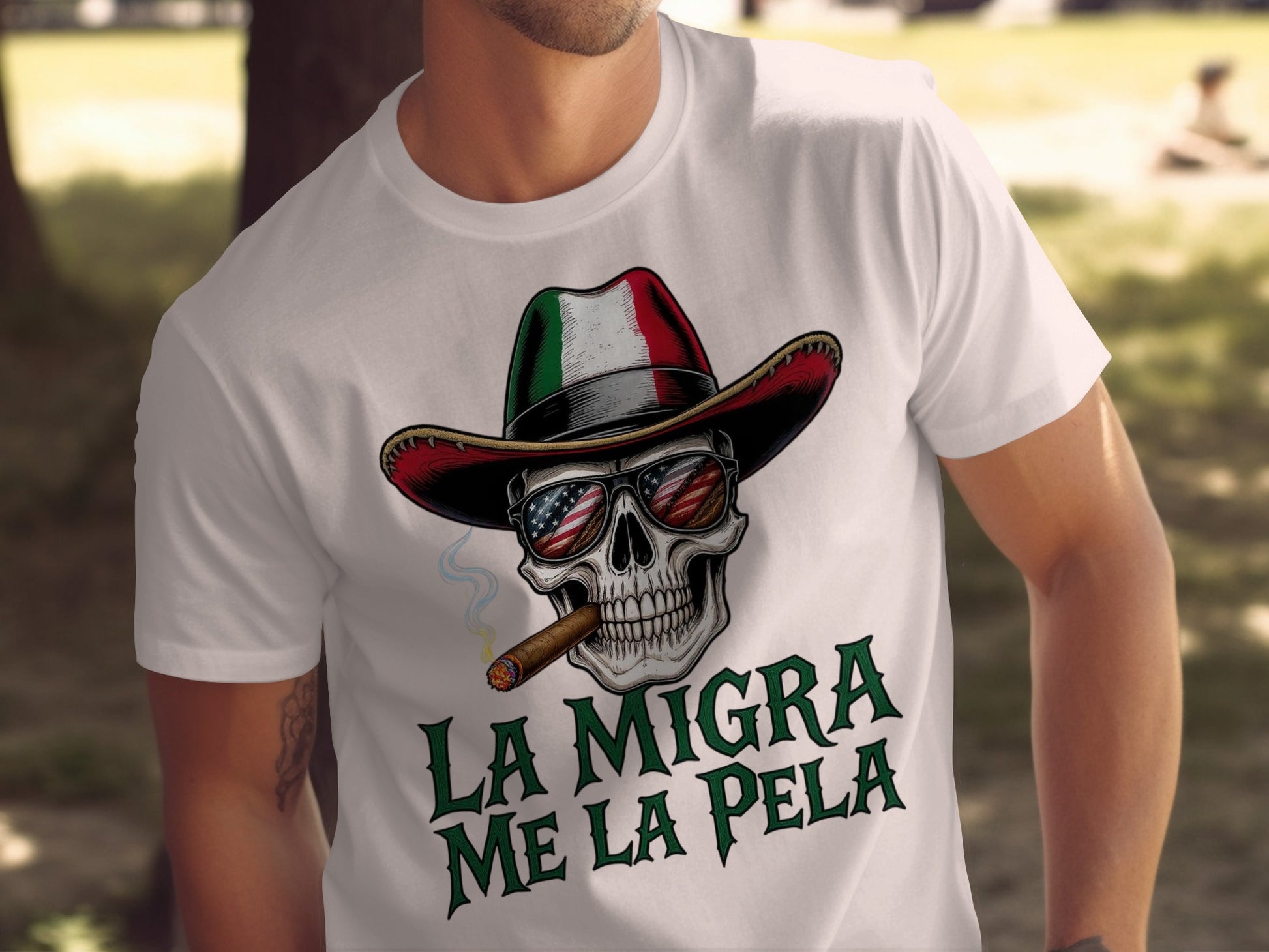 La Migra Me La Pela Skull Design T-shirt product