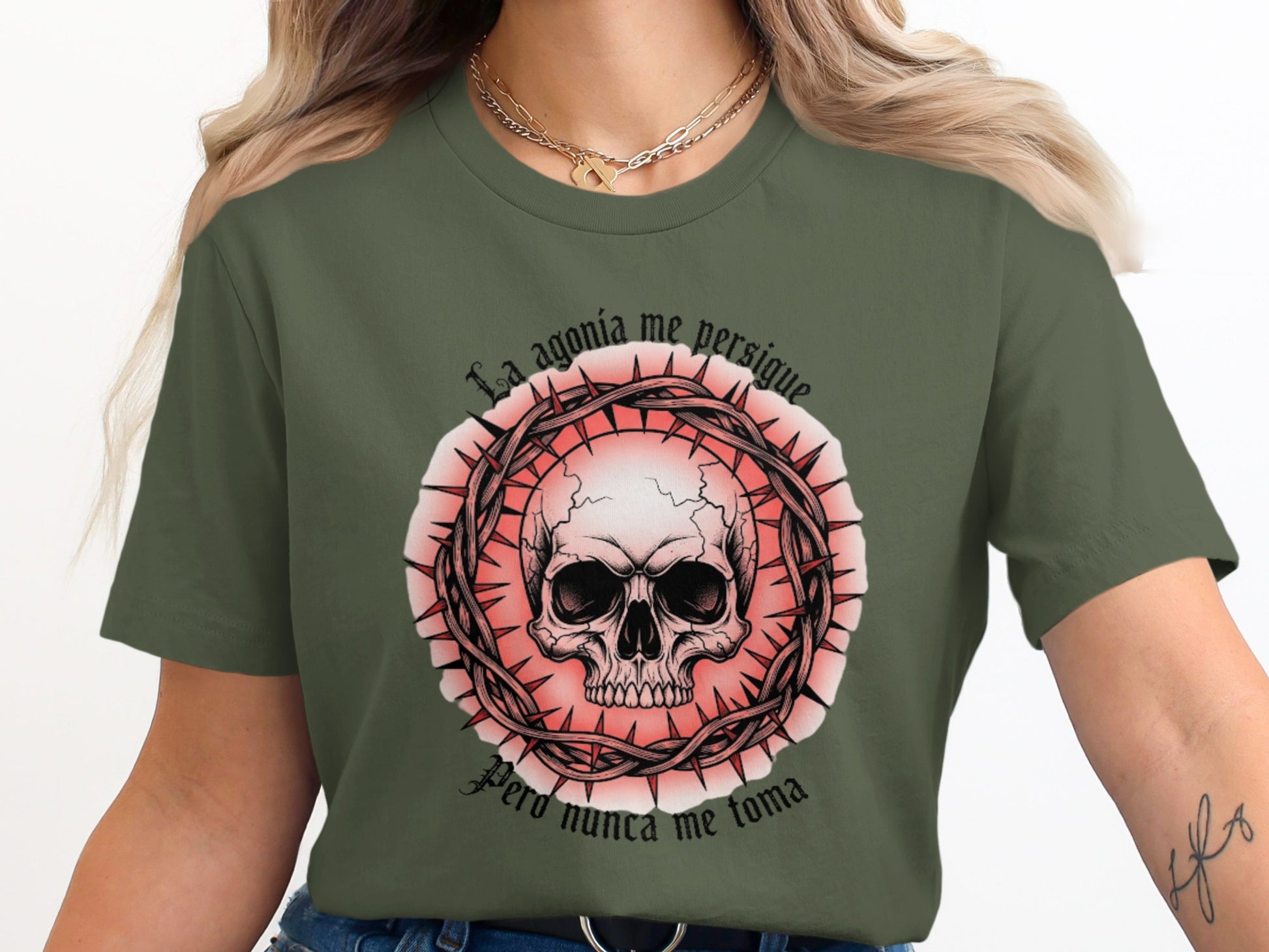 La agonia me persigue skull graphic tee product type