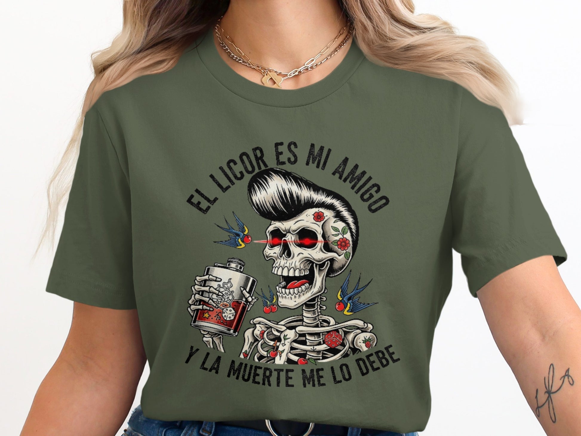El Licor Es Mi Amigo Y La Muerte Graphic Shirt product type