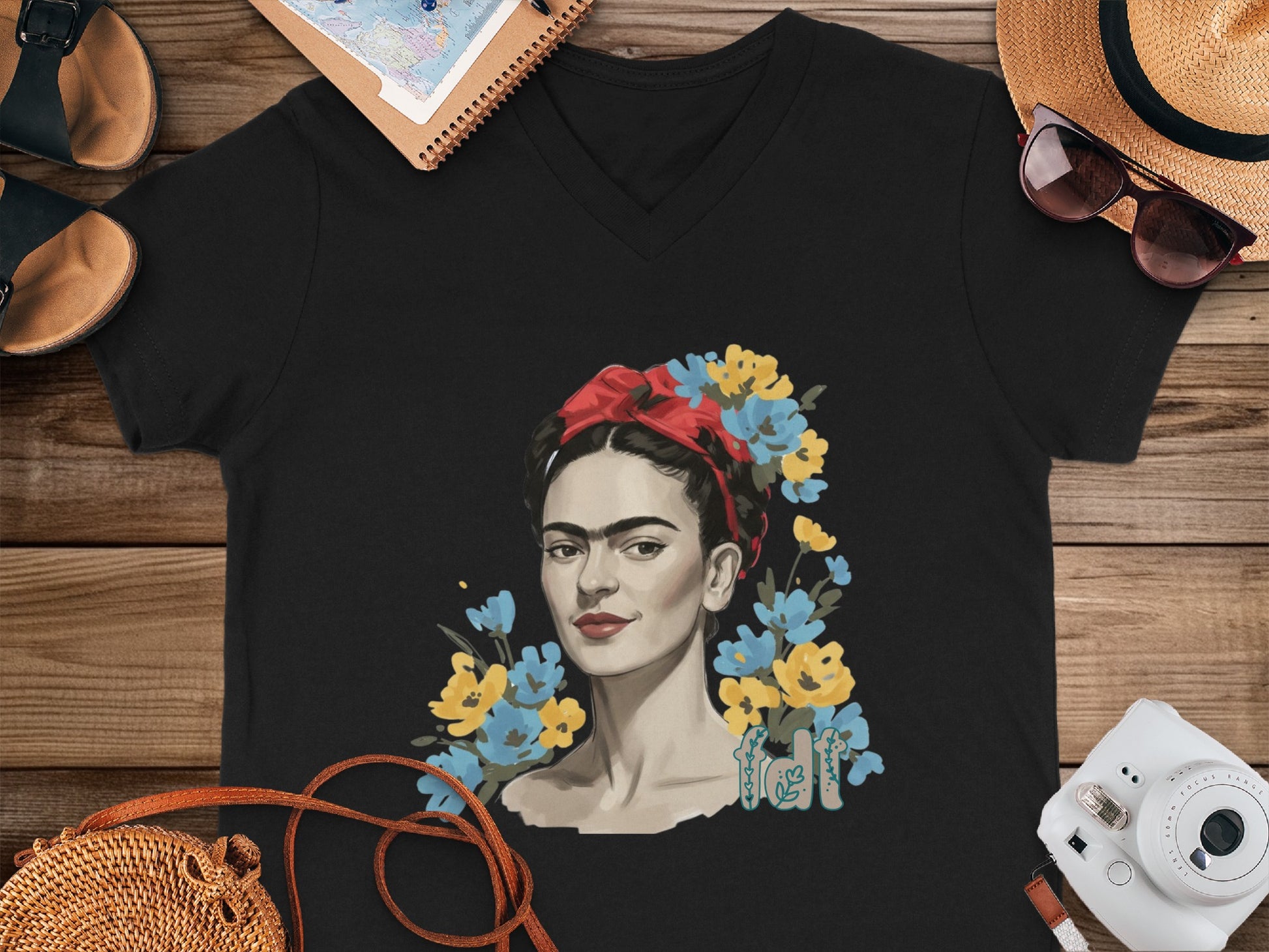 Frida Kahlo Graphic Portrait Floral Design T-shirt