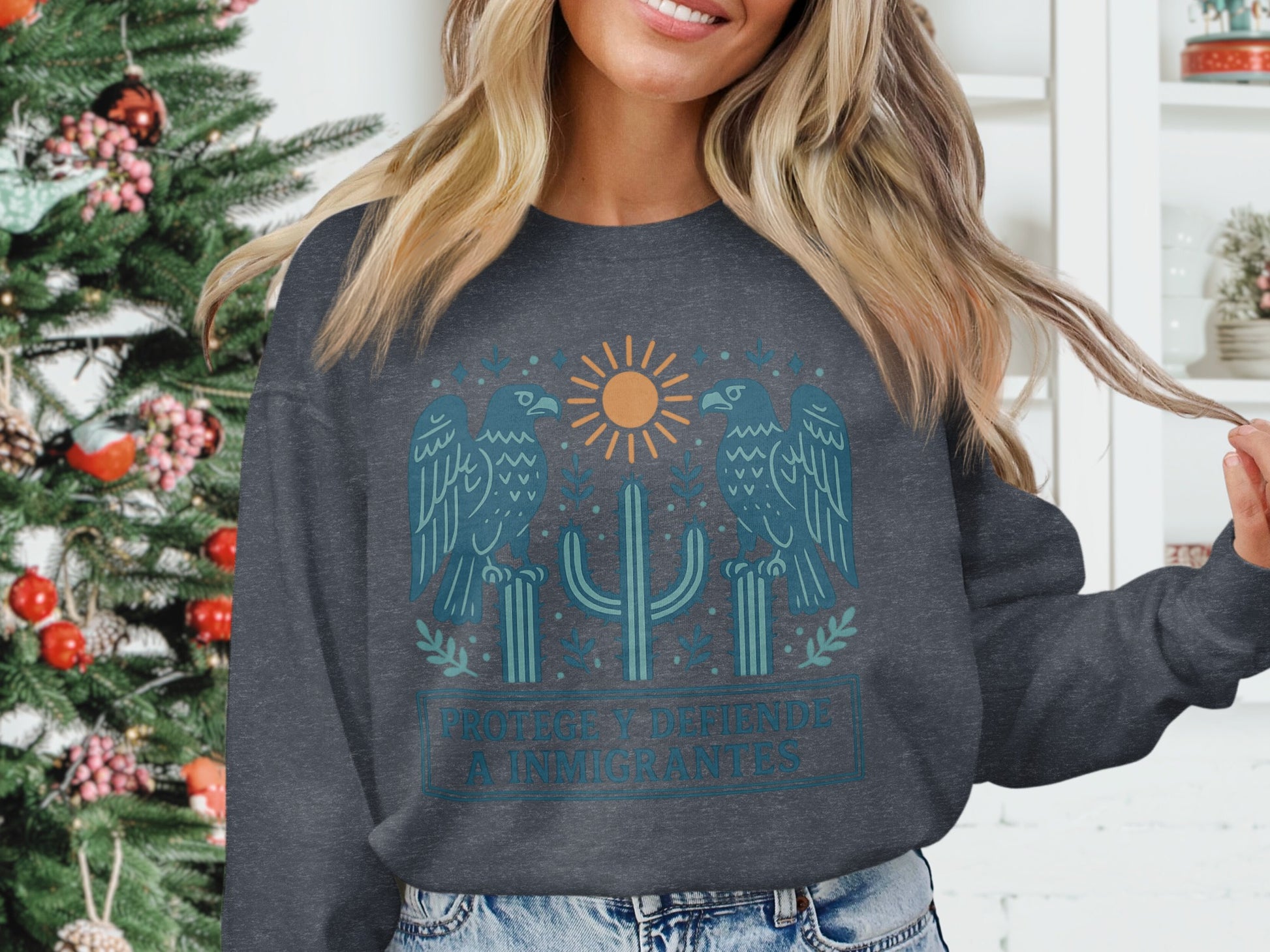 Protects y Defiende A Inmigrantes Sweatshirt product