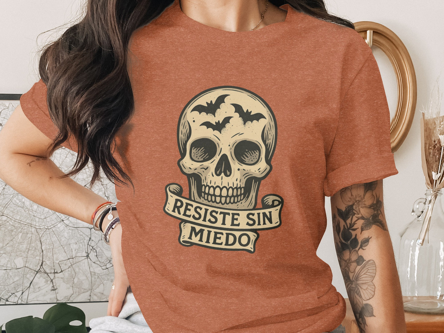 Resiste Sin Miedo Graphic Skull T-shirt product type