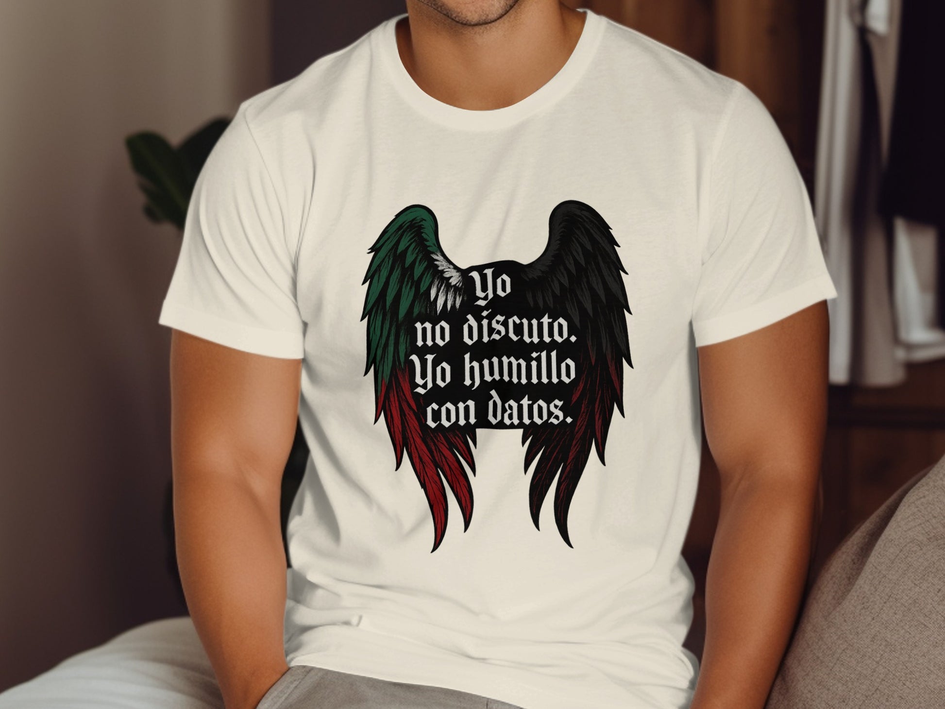 Yo no discuto Yo humillo con datos t-shirt product