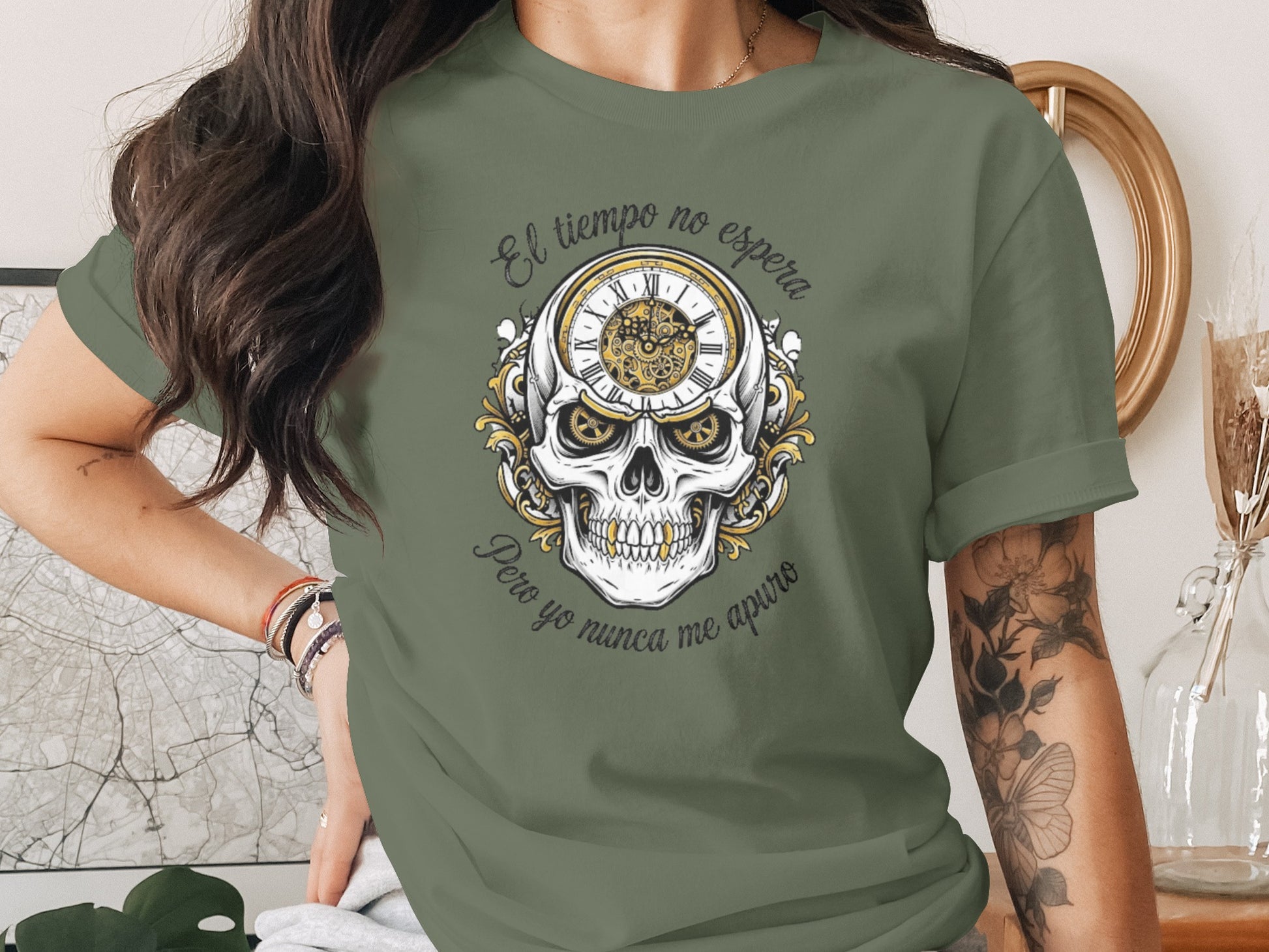Skull Clock Design El tiempo no espera T-Shirt product
