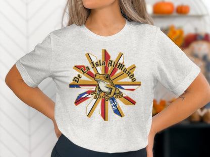 De La Isla Al Mundo Graphic Tee Shirt