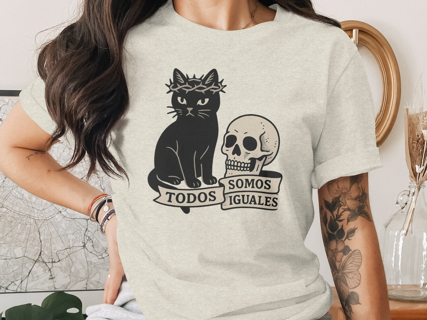 Todos Somos Iguales Skull and Cat Graphic T-Shirt product type