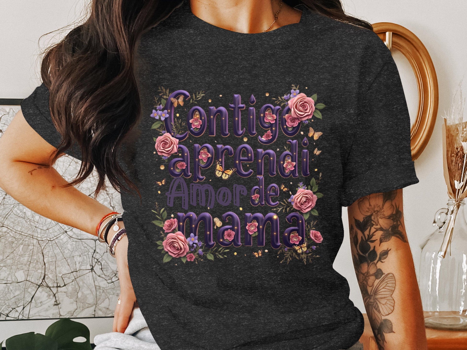 Contigo Aprendí Amor De Mamá Graphic Tee product