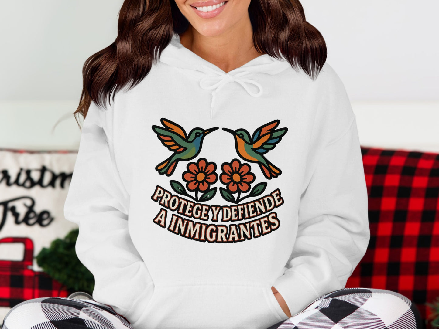 Protege Y Defiende A Inmigrantes Graphic Hoodie product type