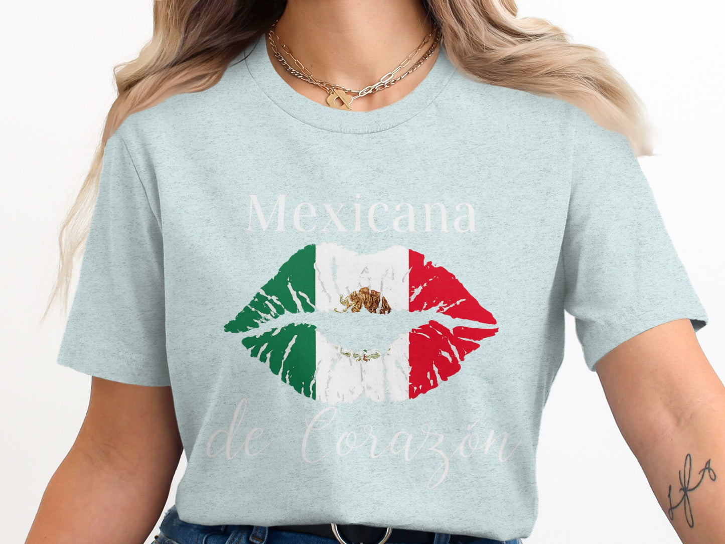 Mexicana de Corazón Lip Print T-shirt product type